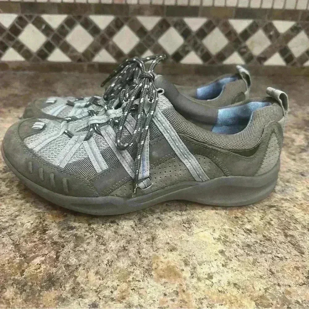 Clark’s Ladies wave walk athletic shoes 7M Outdoor Adventure Lace Up Hiking